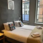 De 4*