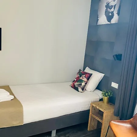 De 4*