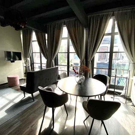 Hotel De 4*