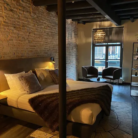 Hotel De 4*
