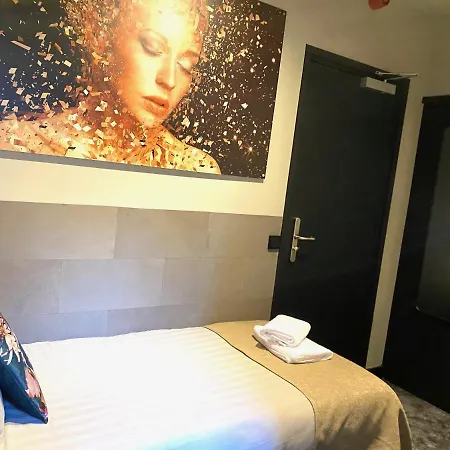 De Ξενοδοχείο 4*