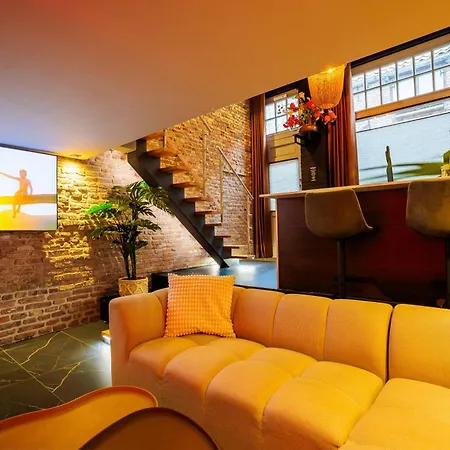 Hotel De 4*