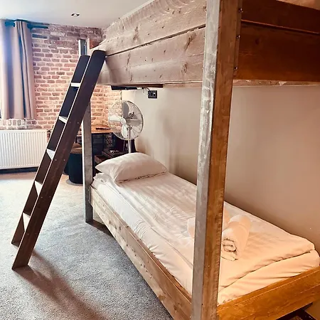 Hotel De 4*