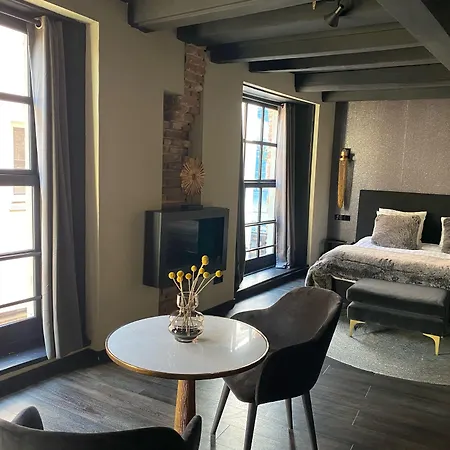 Hotel De 4*
