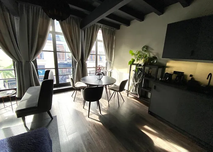 فندق De نايميخين