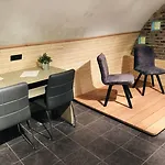 De 4*