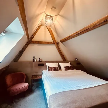 Hotel De 4*